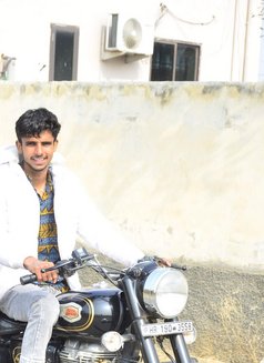 Dhillu Jaat - Acompañantes masculino in Jaipur Photo 18 of 19