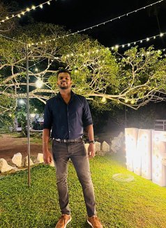 Dhinu - Male escort in Colombo Photo 1 of 1