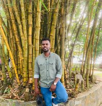 Dhinu - Male escort in Colombo