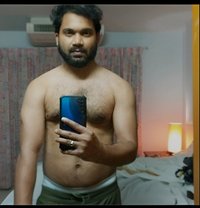 Dhrubo - Intérprete masculino de adultos in Dhaka