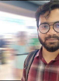 Dhrubo - Intérprete masculino de adultos in Dhaka Photo 2 of 8