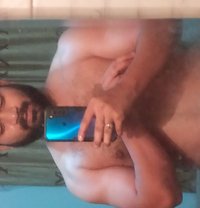 Dhrubo - Intérprete masculino de adultos in Dhaka