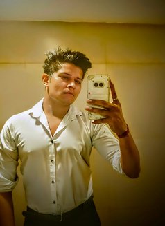 Dhruv Dagur - Male escort in New Delhi Photo 2 of 6