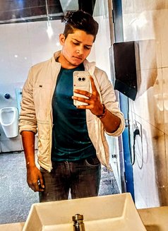 Dhruv Dagur - Male escort in New Delhi Photo 3 of 6