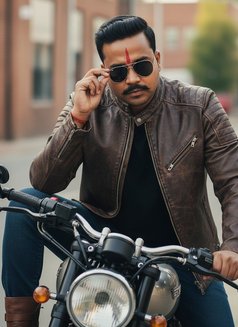 Dhruv - Male escort in New Delhi Photo 1 of 5