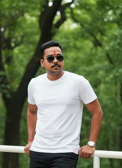 Dhruv - Male escort in New Delhi Photo 3 of 5