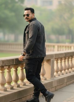 Dhruv - Male escort in New Delhi Photo 4 of 5