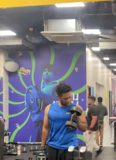 Dhruv - Male escort in Mumbai Photo 4 of 9