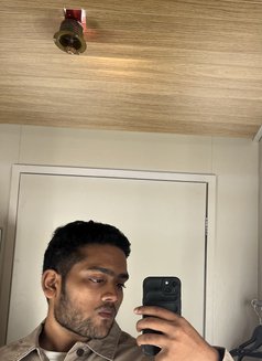 Dhruv - Male escort in Mumbai Photo 7 of 9
