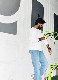 Dhruv - Male escort in New Delhi Photo 1 of 4