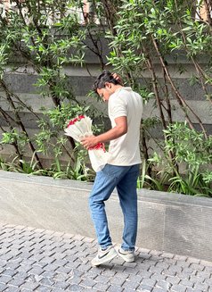 Dhruv - Acompañantes masculino in Surat Photo 1 of 3