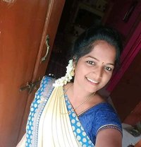 Dhruvi - escort in Chennai