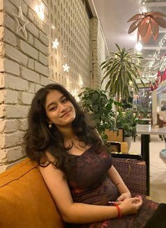 Dhruvi - escort in Chennai Photo 4 of 4