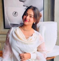 Dhruvi - escort in Mumbai Photo 1 of 4