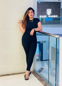 Dhruvi - escort in Navi Mumbai Photo 2 of 3