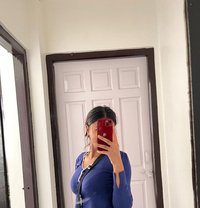 Dia - escort in New Delhi