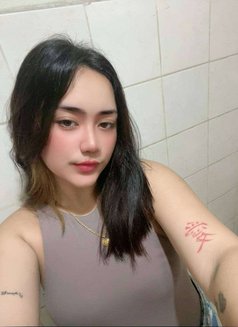 Dia Kyr Fox - masseuse in Manila Photo 3 of 10