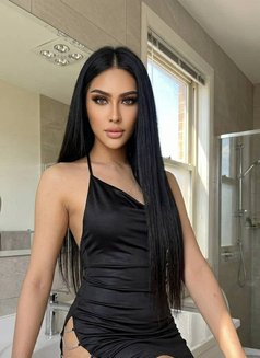 DIAMOND BIG DICK - Transsexual escort in Jeddah Photo 13 of 15