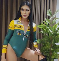 DIAMOND BIG DICK TOP BOTTOM - Transsexual escort in Riyadh Photo 10 of 14