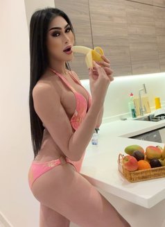 DIAMOND BIG DICK check my profile - Transsexual escort in Riyadh Photo 6 of 13