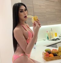 DIAMOND BIG DICK check my profile - Transsexual escort in Riyadh Photo 6 of 13