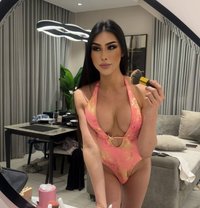 DIAMOND BIG DICK check my profile - Transsexual escort in Riyadh Photo 7 of 13