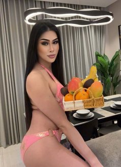 DIAMOND BIG DICK check my profile - Transsexual escort in Riyadh Photo 10 of 13