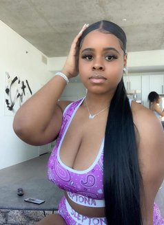 DIAMOND - escort in Erbil Photo 5 of 5