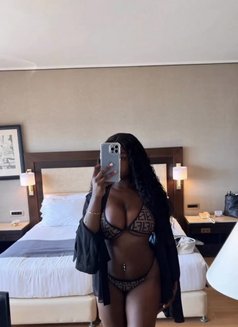 Diamond - escort in Abuja Photo 5 of 6