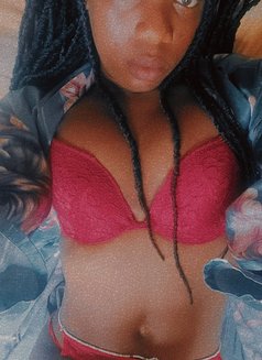 Diamond Siren - puta in Cotonou Photo 2 of 7