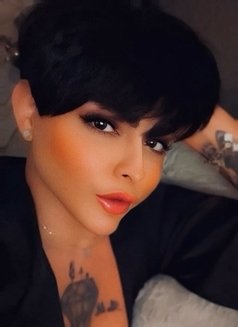 Diamond الشام - Transsexual escort in Dubai Photo 6 of 7