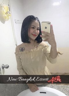 Diamond - escort in Bangkok Photo 9 of 12