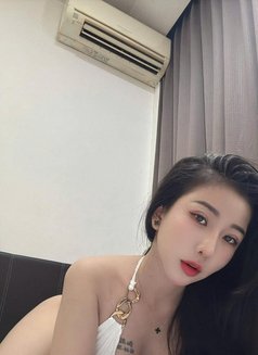 Diamond - masseuse in Dubai Photo 14 of 19