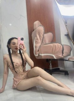 Diamond - masseuse in Dubai Photo 18 of 19