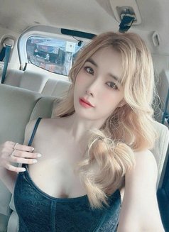 Diamond - masseuse in Dubai Photo 1 of 19