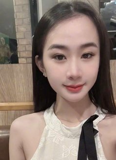 Diamond - masseuse in Dubai Photo 2 of 19