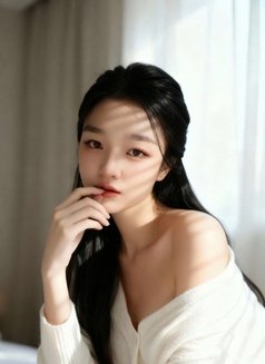 Diamond - masseuse in Dubai Photo 3 of 19