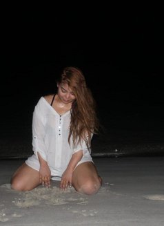 Dian - puta in Doha Photo 9 of 12