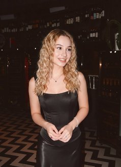Diana - escort in Dubai Photo 1 of 5
