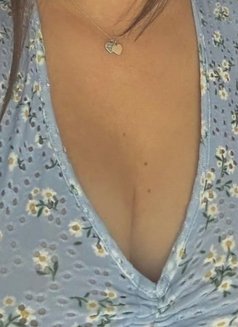 Diana - puta in Cairo Photo 3 of 3