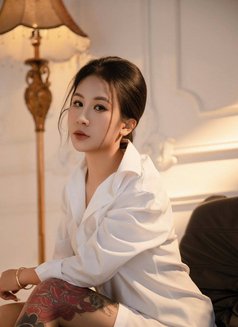 Diana - escort in Bangkok Photo 2 of 7
