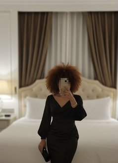 Diana - escort in Madrid Photo 4 of 5