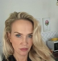 Diana - puta in Dubai