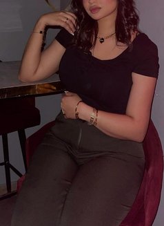 Diana - escort in Cairo Photo 9 of 12