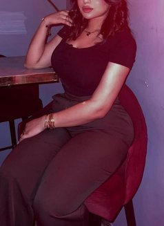 Diana - escort in Cairo Photo 10 of 12