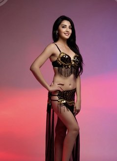 Diana - puta in Dubai Photo 7 of 8