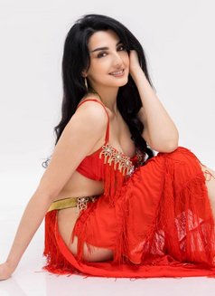 Diana - puta in Dubai Photo 8 of 8