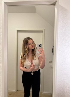 Diana - escort agency in Gurgaon Photo 10 of 10