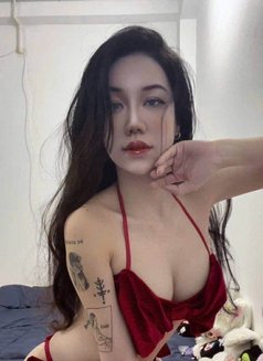 Yuri - escort in Jeddah Photo 3 of 7