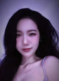 Yuri - escort in Jeddah Photo 4 of 7